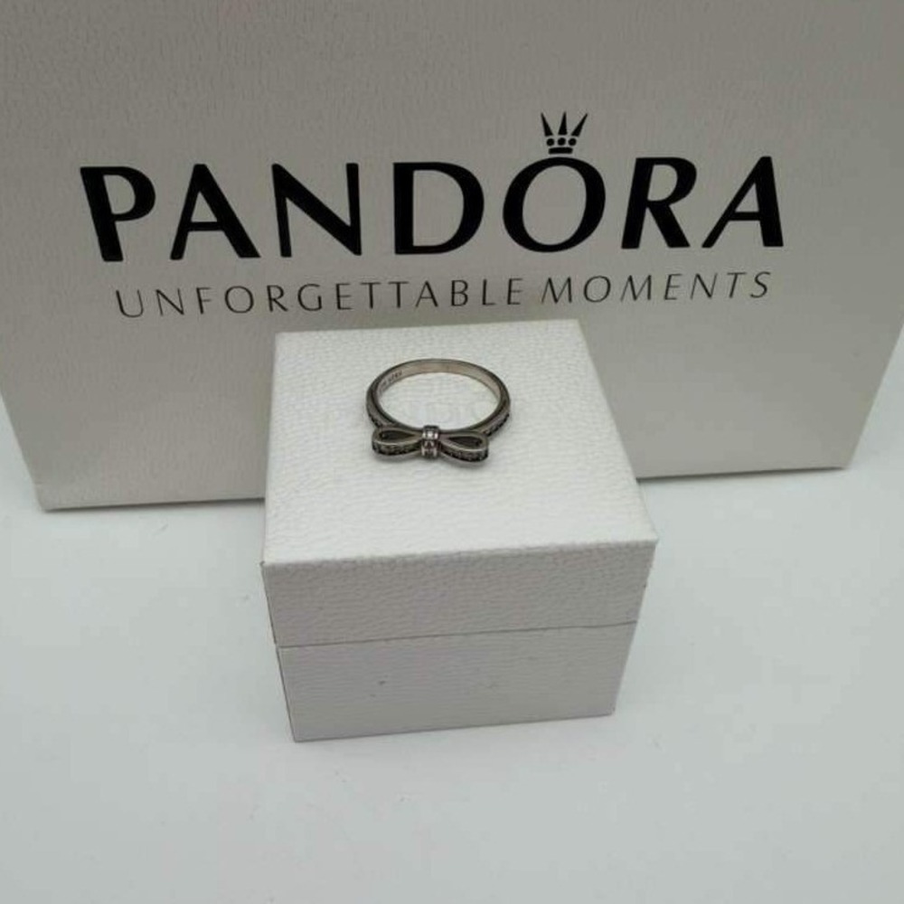 Pandora Bow Ring with Stone – S925‎ Sterling Silver size 6